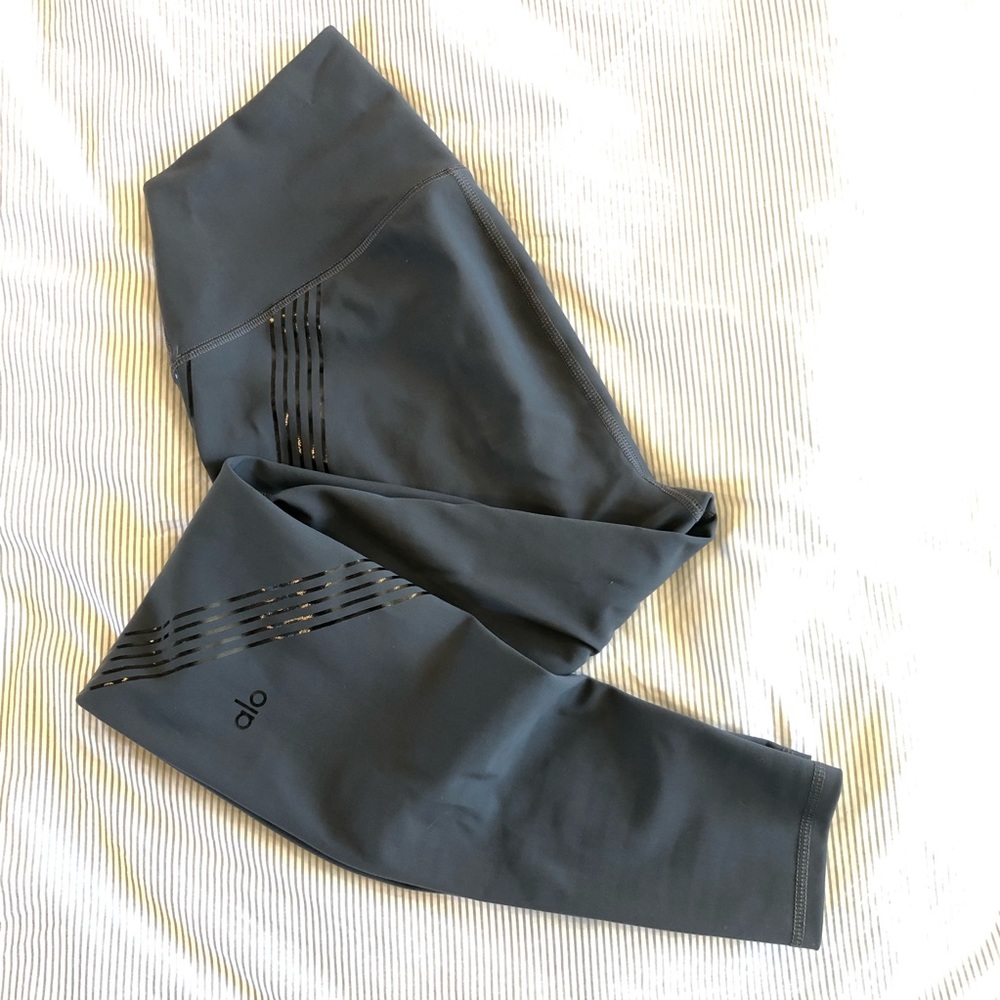 alo yoga leggings